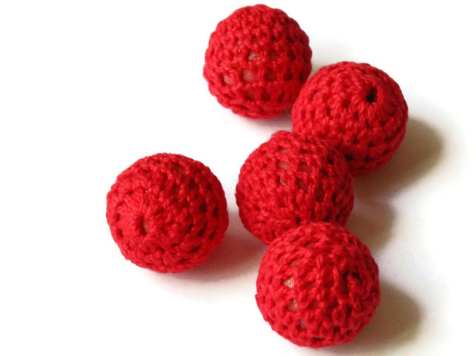 5 21mm Red Wool Crochet Ball Beads Round Plastic Beads