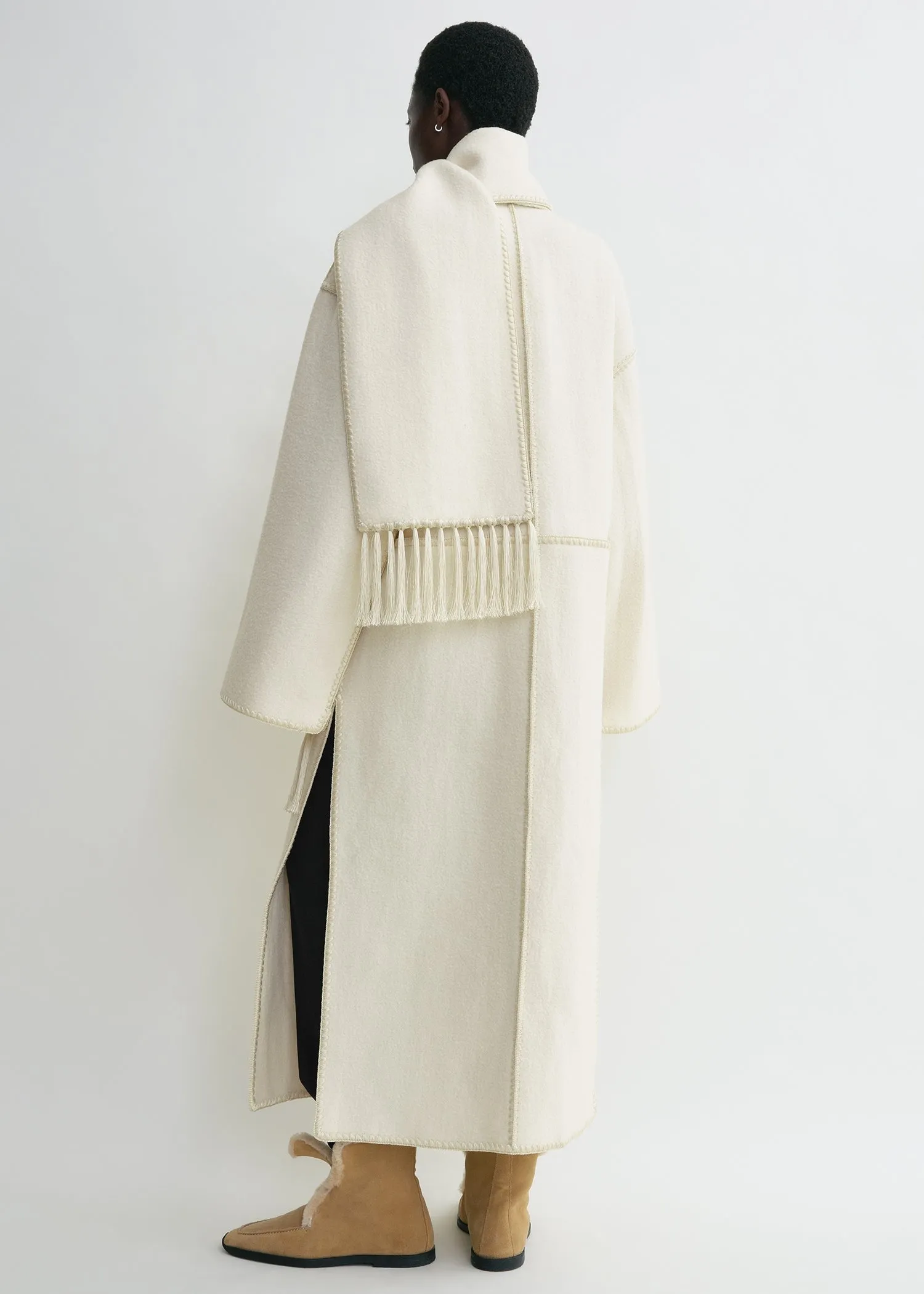 Embroidered scarf coat off white