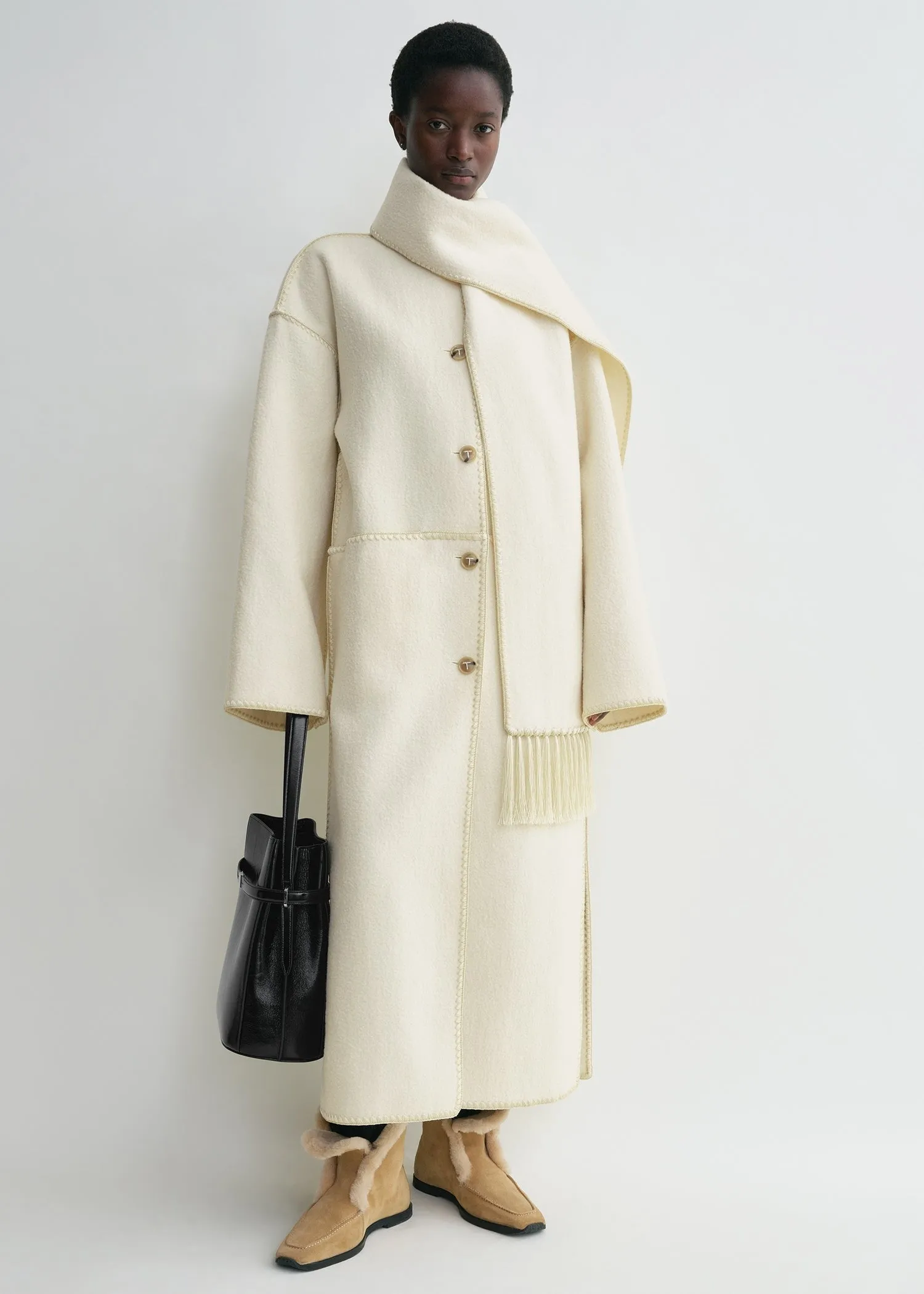 Embroidered scarf coat off white