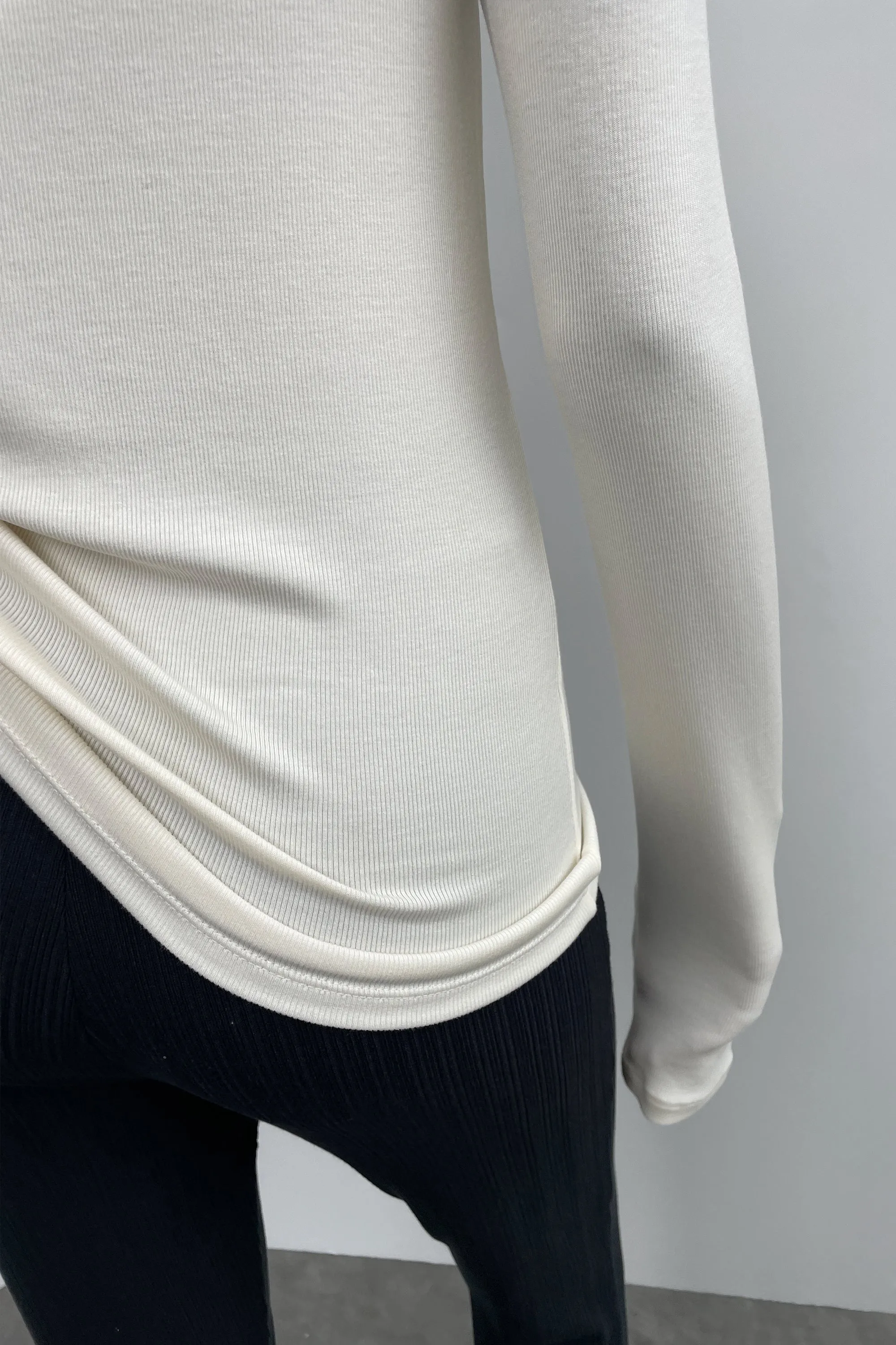 RIBBED CREWNECK LONG SLEEVE